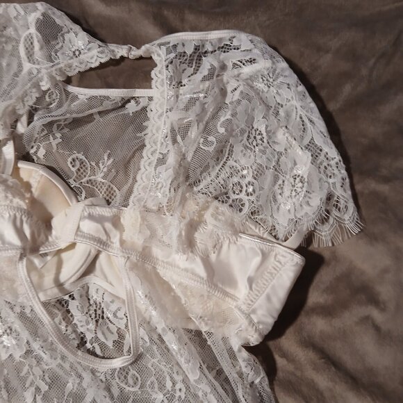 Frederick's of Hollywood Women's Ophelia Delicate Lace Chemise and G Str… - Picture 5 of 8